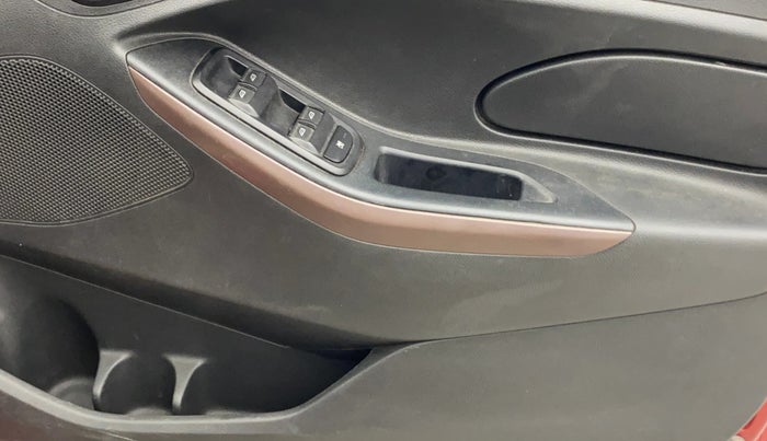 2020 Ford FREESTYLE TITANIUM 1.5 DIESEL, Diesel, Manual, 61,185 km, Driver Side Door Panels Control