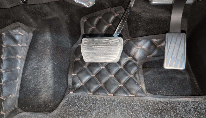 2024 Mahindra SCORPIO-N N Z8 S Petrol AT, Petrol, Automatic, 20,634 km, Pedals