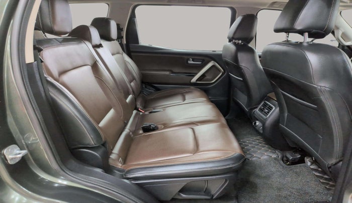 2024 Mahindra SCORPIO-N N Z8 S Petrol AT, Petrol, Automatic, 20,634 km, Right Side Rear Door Cabin