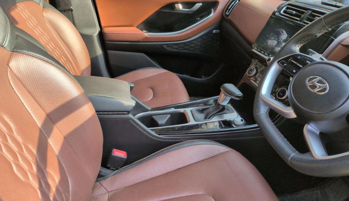 2022 Hyundai ALCAZAR PLATINUM(O) 6STR 1.5 AT, Diesel, Automatic, 78,426 km, Gear Lever