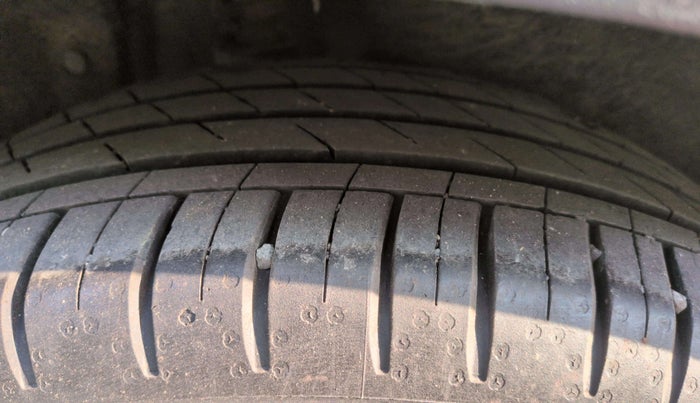 2022 Hyundai ALCAZAR PLATINUM(O) 6STR 1.5 AT, Diesel, Automatic, 78,426 km, Left Front Tyre Tread