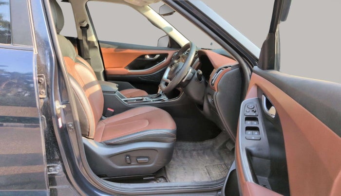 2022 Hyundai ALCAZAR PLATINUM(O) 6STR 1.5 AT, Diesel, Automatic, 78,426 km, Right Side Front Door Cabin