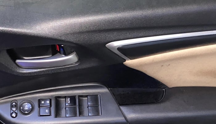 2019 Honda Jazz 1.2L I-VTEC VX CVT, Petrol, Automatic, 39,841 km, Driver Side Door Panels Control