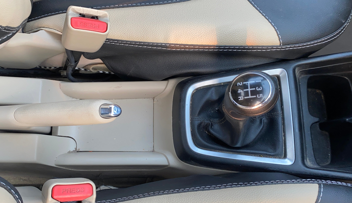2019 Maruti Dzire VXI, Petrol, Manual, 85,316 km, Gear Lever