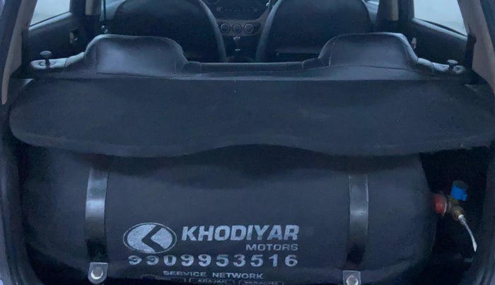 2017 Hyundai Grand i10 SPORTZ 1.2 KAPPA VTVT, CNG, Manual, 1,07,596 km, Boot Inside