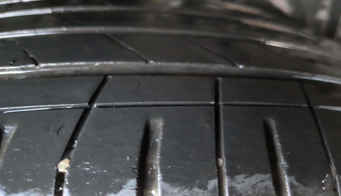 2019 Jeep Compass LIMITED PLUS PETROL AT, Petrol, Automatic, 81,091 km, Right Rear Tyre Tread