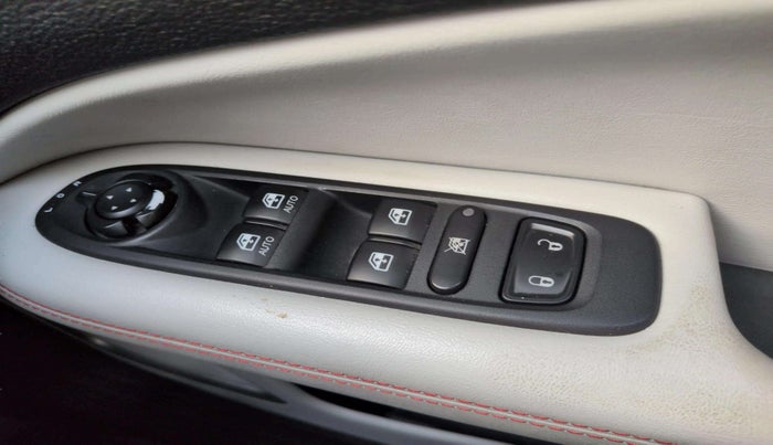 2019 Jeep Compass LIMITED PLUS PETROL AT, Petrol, Automatic, 81,091 km, Driver Side Door Panels Control