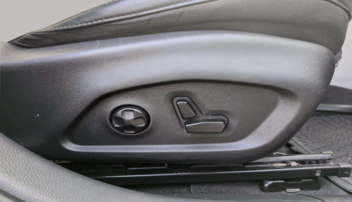 2019 Jeep Compass LIMITED PLUS PETROL AT, Petrol, Automatic, 81,091 km, Driver Side Adjustment Panel