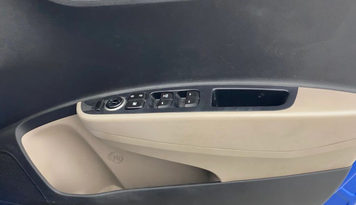 2017 Hyundai Grand i10 SPORTZ (O) AT 1.2 KAPPA VTVT, Petrol, Automatic, 80,082 km, Driver Side Door Panels Control