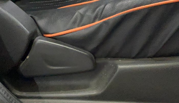 2017 Renault Kwid CLIMBER 1.0 AMT, Petrol, Automatic, 33,082 km, Driver Side Adjustment Panel