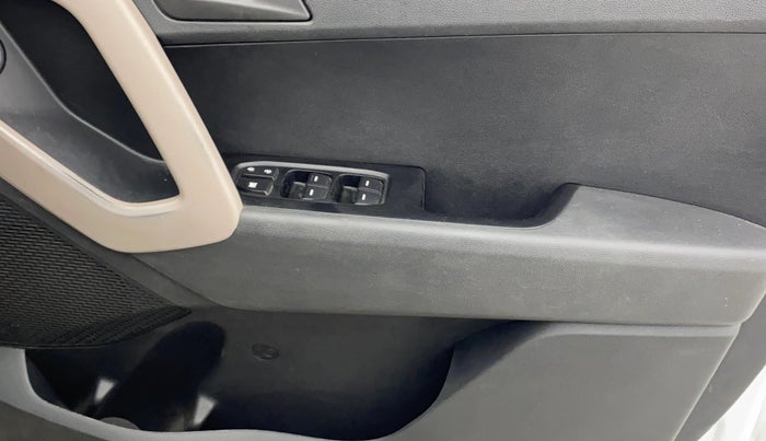 2017 Hyundai Creta E PLUS 1.6 PETROL, Petrol, Manual, 1,00,629 km, Driver Side Door Panels Control