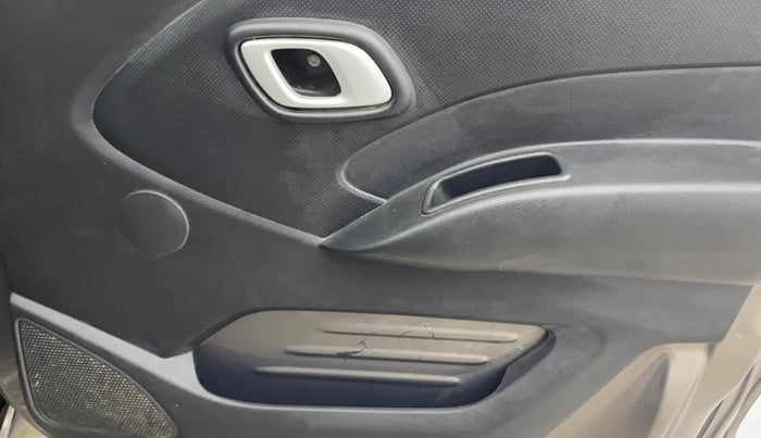 2018 Datsun Redi Go T (O), Petrol, Manual, 76,264 km, Driver Side Door Panels Control