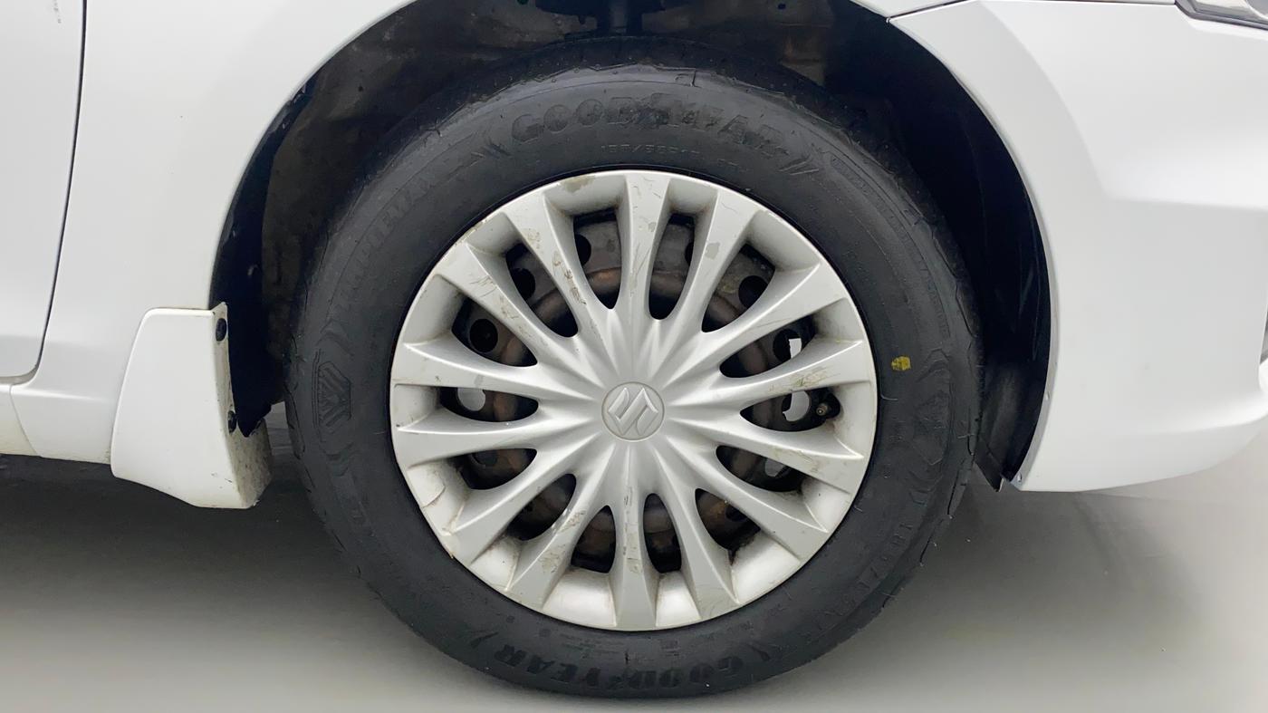 2016 Maruti Ciaz VDI+ SHVS, Diesel, Manual, 1,06,307 km, Right Front Wheel