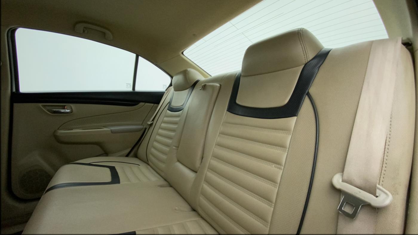 2016 Maruti Ciaz VDI+ SHVS, Diesel, Manual, 1,06,307 km, Right Side Rear Door Cabin