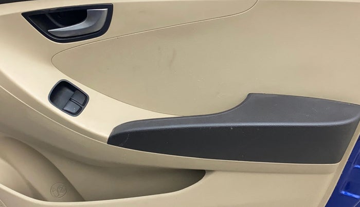 2014 Hyundai Eon SPORTZ, Petrol, Manual, 45,678 km, Driver Side Door Panels Control