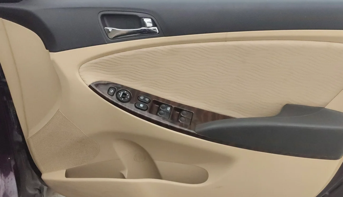 2013 Hyundai Verna FLUIDIC 1.6 CRDI SX, Diesel, Manual, 31,253 km, Driver Side Door Panels Control