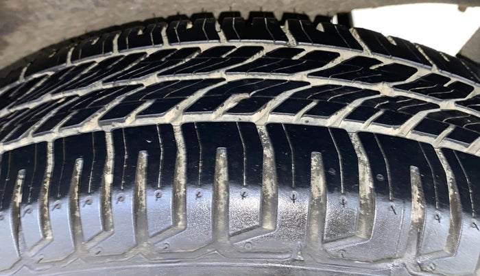 2014 Maruti Wagon R Stingray VXI, Petrol, Manual, 55,937 km, Left Rear Tyre Tread