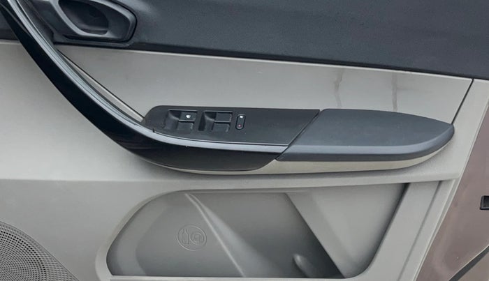 2018 Tata Tiago XTA PETROL, CNG, Automatic, 57,370 km, Driver Side Door Panels Control
