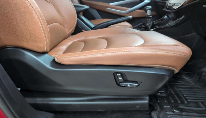 2020 MG HECTOR PLUS SHARP 2.0 DIESEL TURBO MT 6-STR, Diesel, Manual, 59,697 km, Driver Side Adjustment Panel