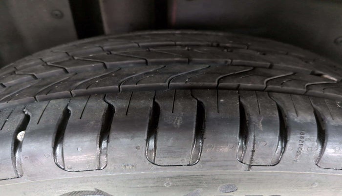 2020 MG HECTOR PLUS SHARP 2.0 DIESEL TURBO MT 6-STR, Diesel, Manual, 59,697 km, Left Front Tyre Tread