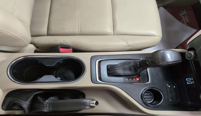 2018 Ford Endeavour TITANIUM 2.2 4X2 AT, Diesel, Automatic, 63,025 km, Gear Lever