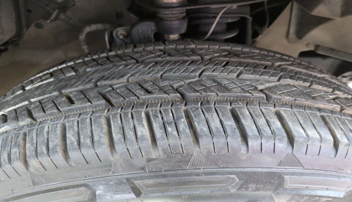 2018 Ford Endeavour TITANIUM 2.2 4X2 AT, Diesel, Automatic, 63,025 km, Left Rear Tyre Tread