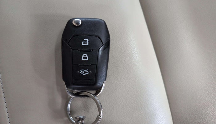 2018 Ford Endeavour TITANIUM 2.2 4X2 AT, Diesel, Automatic, 63,025 km, Key Close Up