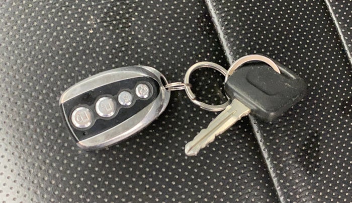 2023 Nissan MAGNITE XE, Petrol, Manual, 30,301 km, Key Close Up