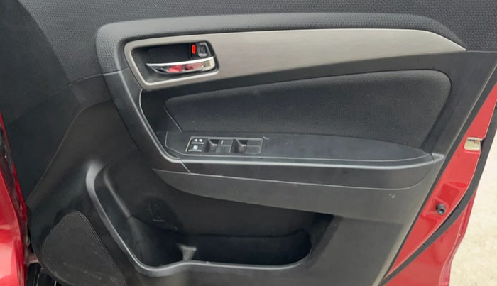 2019 Maruti Vitara Brezza ZDI PLUS DUAL TONE, Diesel, Manual, 24,920 km, Driver Side Door Panels Control