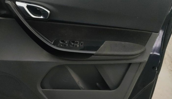 2018 Tata TIGOR XZ PLUS PETROL, CNG, Manual, 49,377 km, Driver Side Door Panels Control