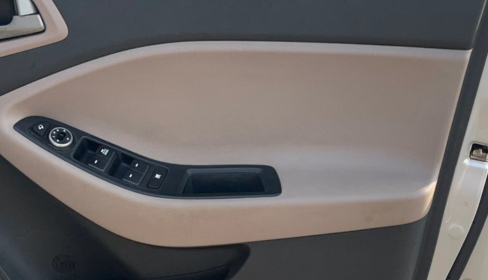 2017 Hyundai Elite i20 SPORTZ 1.2, Petrol, Manual, 73,293 km, Driver Side Door Panels Control