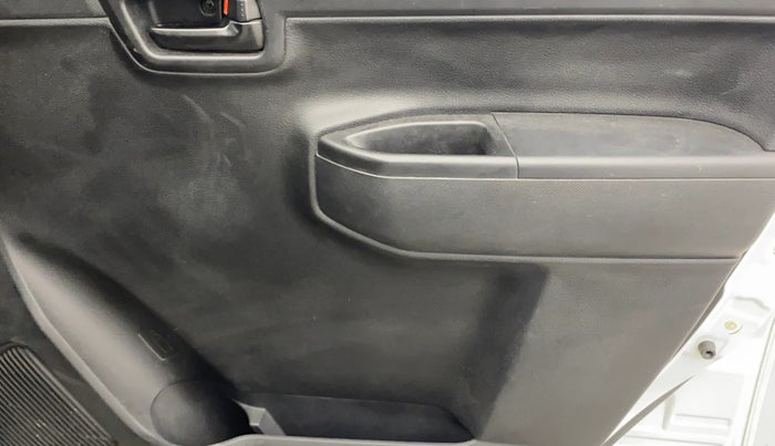 2020 Maruti S PRESSO VXI PLUS AMT, Petrol, Automatic, 16,062 km, Driver Side Door Panels Control