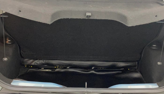 2022 Tata PUNCH ADVENTURE AMT, Petrol, Automatic, 70,590 km, Boot Inside