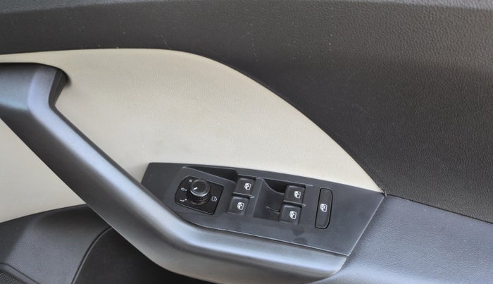 2021 Volkswagen TAIGUN GT PLUS 1.5 TSI DSG, Petrol, Automatic, 39,135 km, Driver Side Door Panels Control