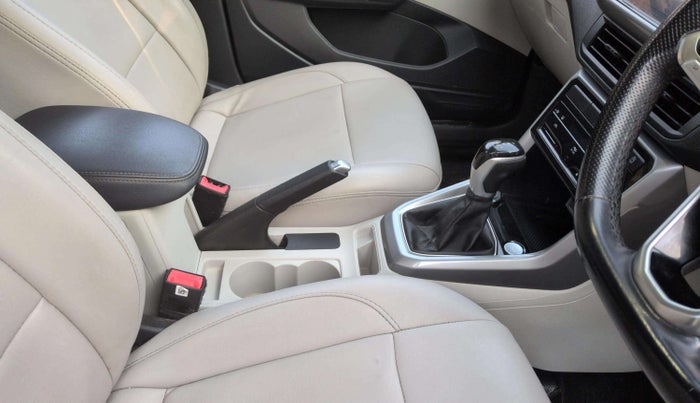 2021 Volkswagen TAIGUN GT PLUS 1.5 TSI DSG, Petrol, Automatic, 39,135 km, Gear Lever