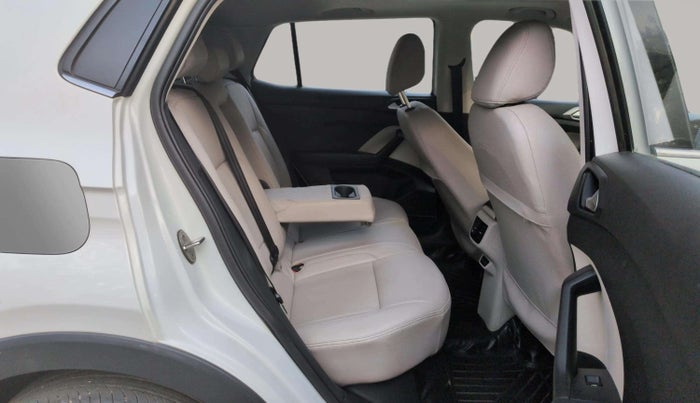 2021 Volkswagen TAIGUN GT PLUS 1.5 TSI DSG, Petrol, Automatic, 39,135 km, Right Side Rear Door Cabin