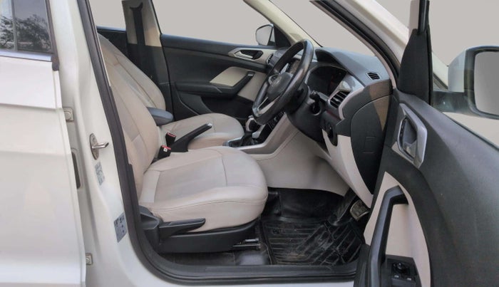 2021 Volkswagen TAIGUN GT PLUS 1.5 TSI DSG, Petrol, Automatic, 39,135 km, Right Side Front Door Cabin