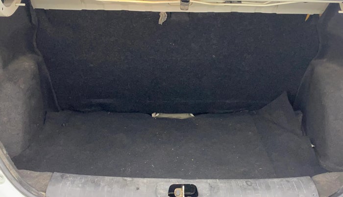 2014 Maruti Swift Dzire VXI, Petrol, Manual, 41,494 km, Boot Inside