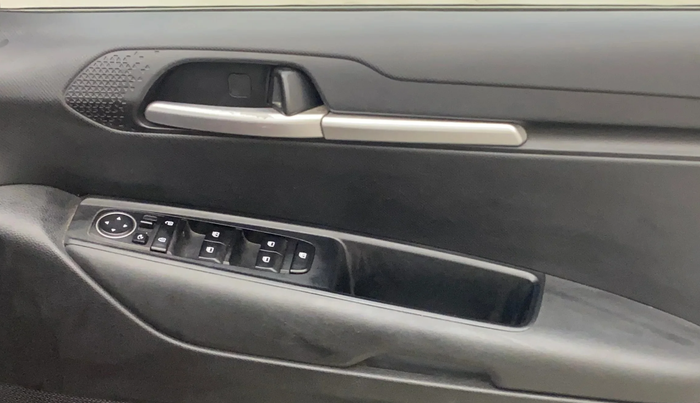 2020 KIA SONET HTX 1.0 DCT, Petrol, Automatic, 38,102 km, Driver Side Door Panels Control