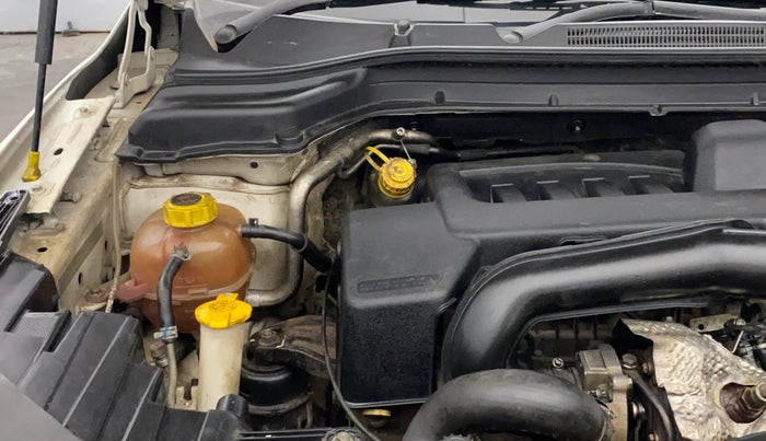 2021 Mahindra XUV300 W8 (O) 1.5 DIESEL AMT, Diesel, Automatic, 79,822 km, Engine View - Right