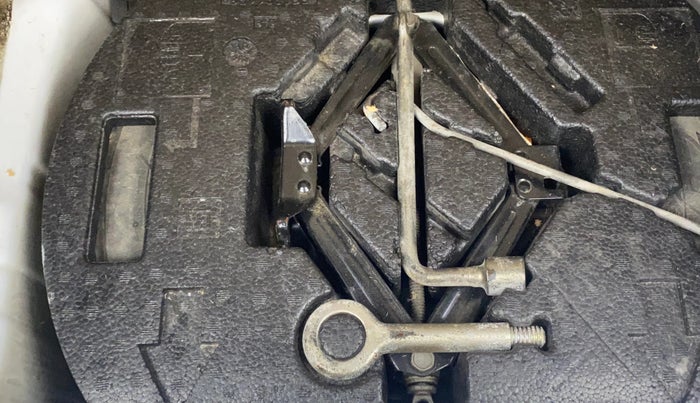 2014 Chevrolet Beat LT PETROL, Petrol, Manual, 52,860 km, Spare Tyre