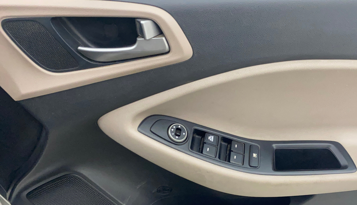 2018 Hyundai Elite i20 MAGNA EXECUTIVE 1.2, Petrol, Manual, 66,744 km, Driver Side Door Panels Control