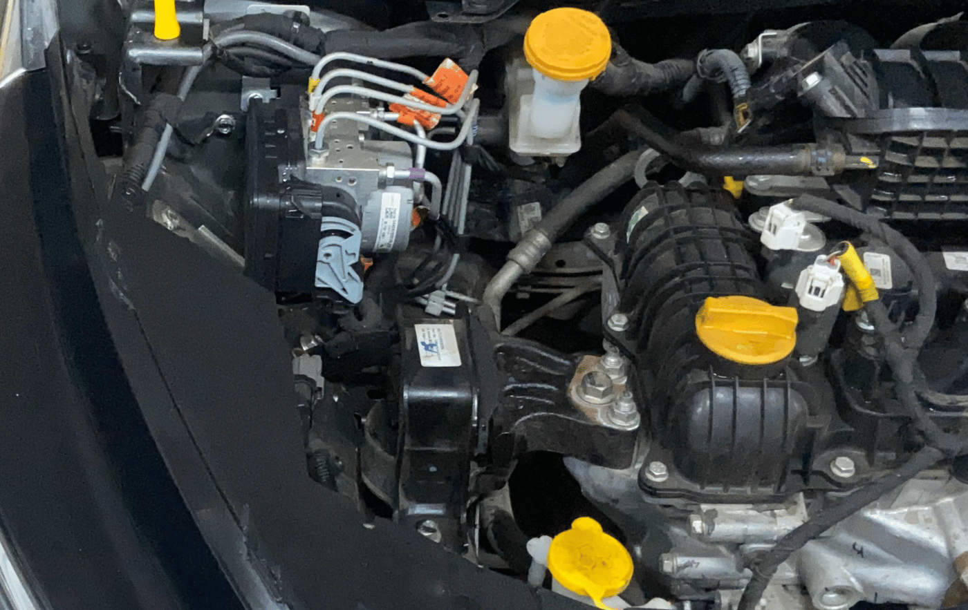 2025 Tata ALTROZ XZ PLUS PETROL, Petrol, Manual, 9,170 km, Engine View - Right