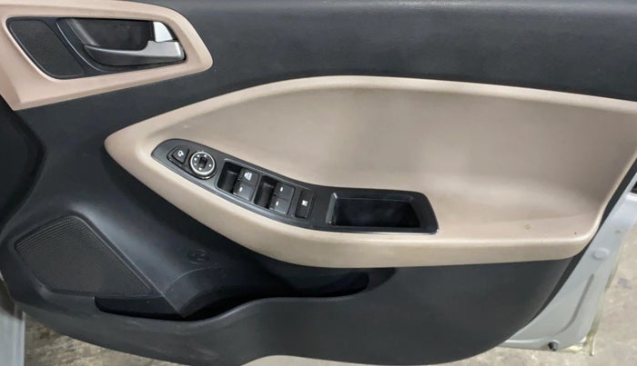 2016 Hyundai Elite i20 SPORTZ 1.2, Petrol, Manual, 35,991 km, Driver Side Door Panels Control