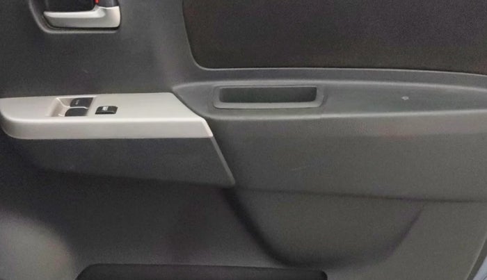 2012 Maruti Wagon R 1.0 LXI CNG, CNG, Manual, 64,643 km, Driver Side Door Panels Control