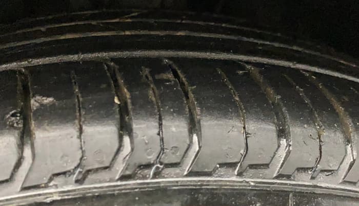 2018 Maruti Baleno ZETA PETROL 1.2, Petrol, Manual, 69,375 km, Left Front Tyre Tread