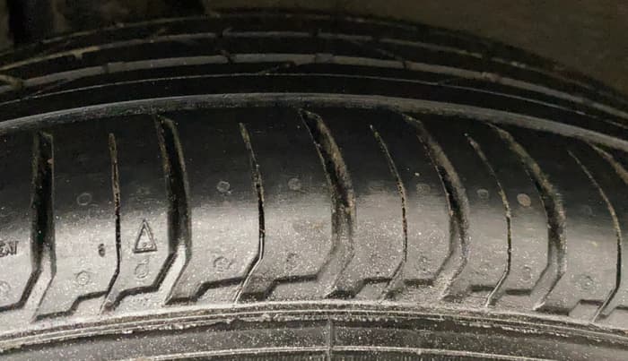 2018 Maruti Baleno ZETA PETROL 1.2, Petrol, Manual, 69,375 km, Right Rear Tyre Tread