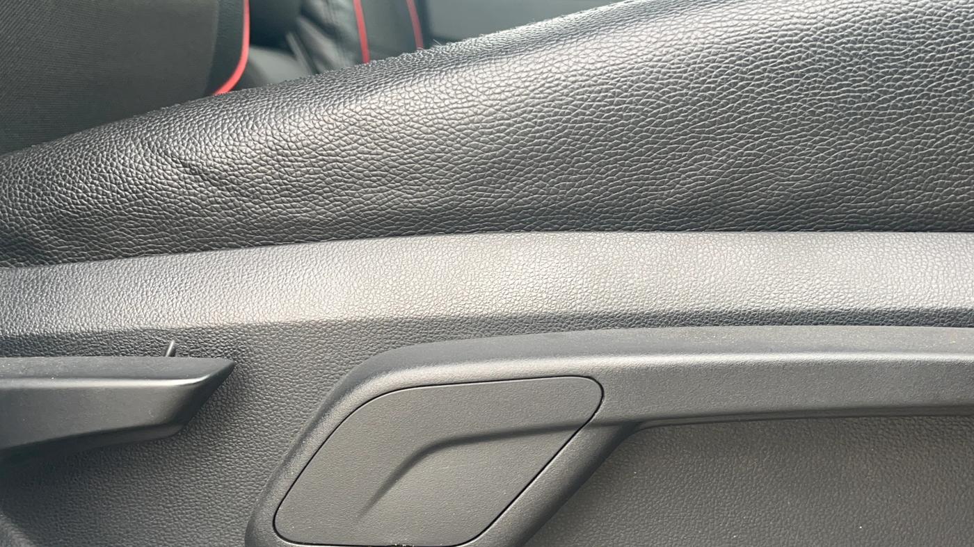 2018 Mahindra KUV 100 NXT K4+ P 6 STR, Petrol, Manual, 53,274 km, Driver Side Adjustment Panel