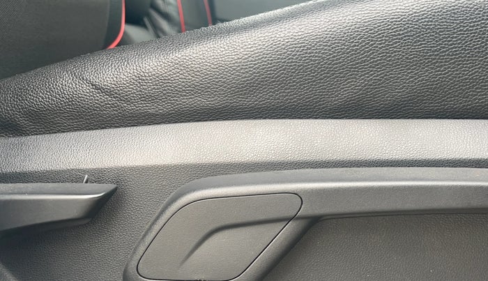 2018 Mahindra KUV 100 NXT K4+ P 6 STR, Petrol, Manual, 53,274 km, Driver Side Adjustment Panel