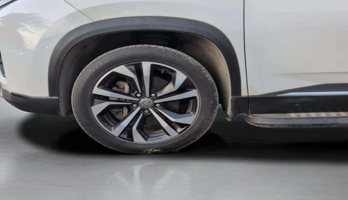 2023 MG HECTOR PLUS SHARP PRO 1.5 PETROL TURBO CVT 6 STR, Petrol, Automatic, 21,069 km, Left Front Wheel